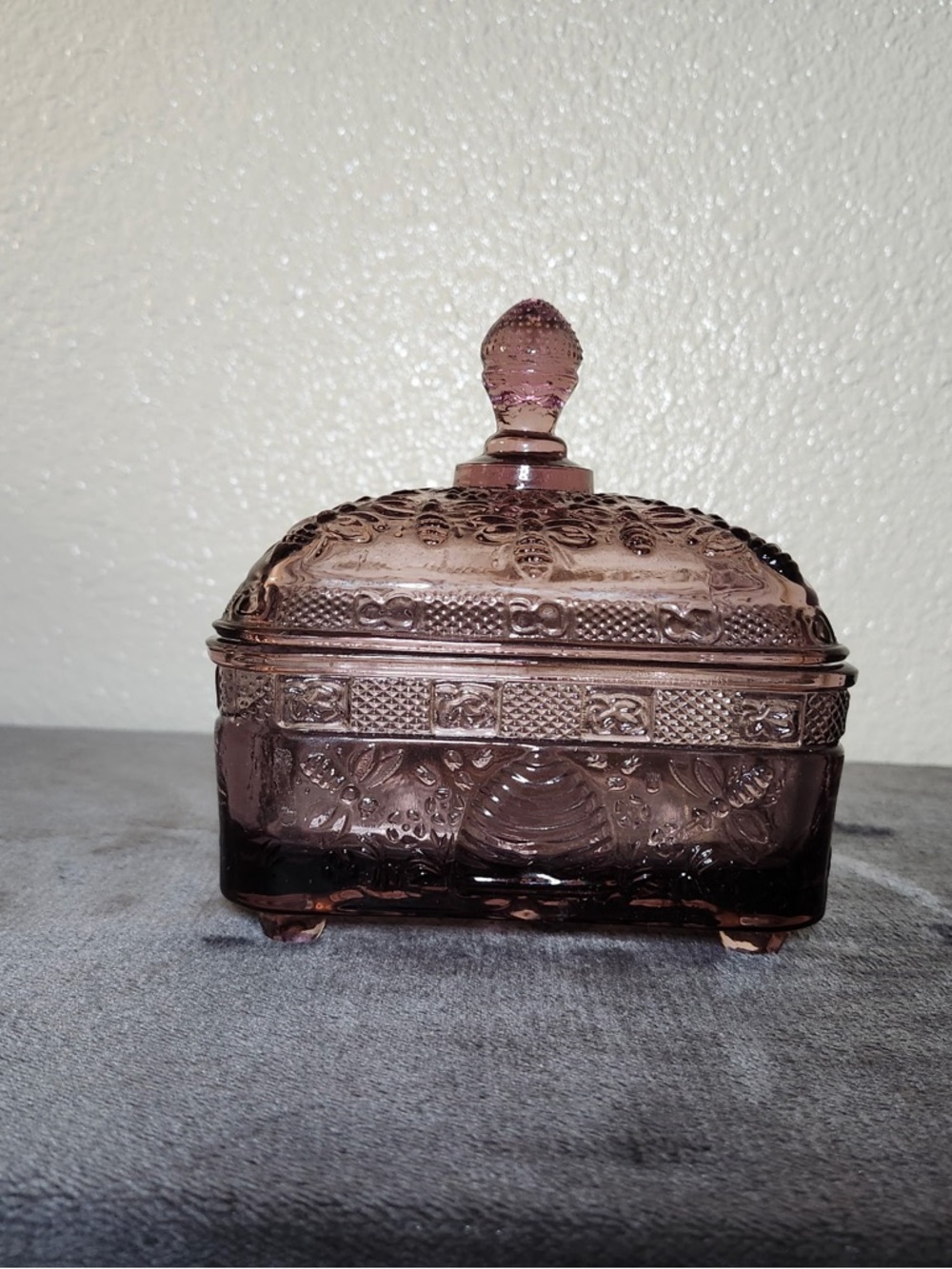 Indiana Glass Tiara Honey Bee covered Dish - Amethyst Purple